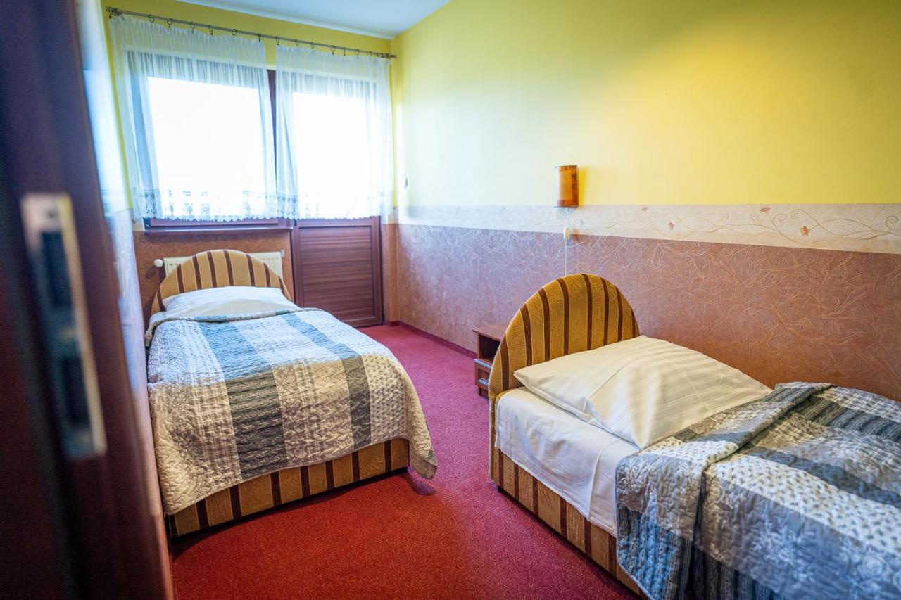 Osada Koszalkowo Wiezyca Bed & Breakfast Szymbark  Bagian luar foto